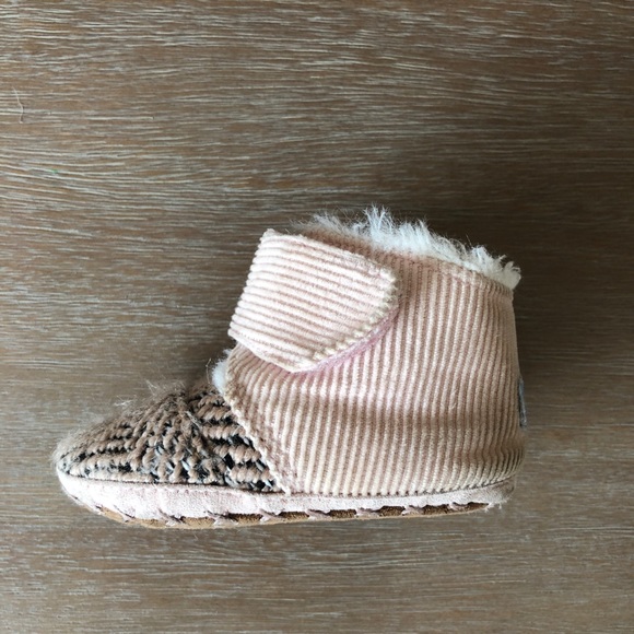 TOMS Cuna Pink Corduroy Tweed Crib Bootie - Picture 3 of 5